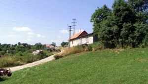 Annu prepadli v dome falošní policajti. Zviazali ju, bili a chceli peniaze