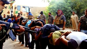 Irackí radikáli zverejnili snímky masových popráv