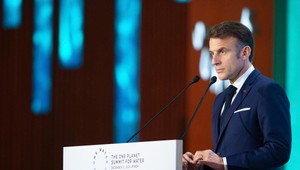 Emmanuel Macron oznámil meno nového francúzskeho premiéra