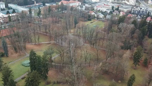 Banská Bystrica uzatvára mestský park. Plánuje sa výrub 149 stromov