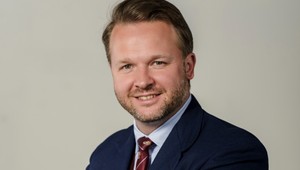 Odborník na etiketu: Prejav politikov voči ženám sa za posledné roky zvulgarizoval
