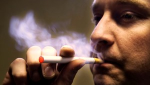 Mužovi vybuchla v ústach elektronická cigareta!