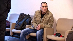 Expolicajta, známeho z kontroverzného zásahu proti vodičke, budú súdiť v Bratislave