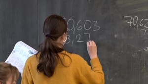 Pandémia ovplyvnila kvalitu vyučovania. Školy môžu dostať peniaze na doučovanie žiakov