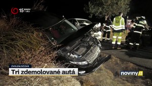 Zrážka troch áut pri Zvolene skomplikovala dopravu