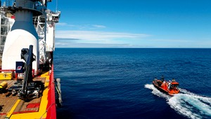 Lietadlo je nezvestné 52 dní, pátrači rozšíria prehľadávanú oblasť