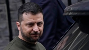 395. deň na Ukrajine: Ukrajina nemôže začať protiofenzívu, čaká na muníciu, tvrdí Zelenskyj