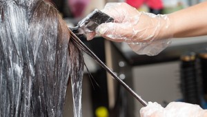 Výrazná a poriadne sexi: Hitom jesene bude táto farba na vlasy