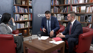 Analýzy 24: Politické žabomyšie vojny a energopomoc na stole