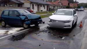 Policajta, ktorý havaroval pod vplyvom alkoholu, už vyšetruje inšpekcia