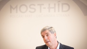 Buďte radi, že som sa s Ficom po voľbe ústavných sudcov nestretol, povedal Bugár