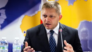 Sme úspešní, dane vyberáme lepšie, chváli sa Fico