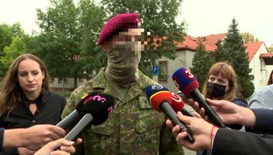 Vojak o evakuácii z Afganistanu: Museli sme v dave hľadať ľudí, ktorých sme mali priviezť domov