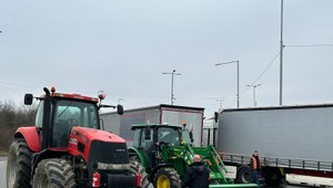 FOTO: Farmári vyšli do ulíc. Protesty prebiehali po celom Slovensku