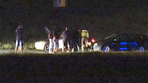 Vodič odmietol zastaviť, policajti z NAKA ho vytlačili z cesty