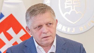 Podľa premiéra by sa NR SR mala zaoberať podozreniami na ovplyvňovanie volieb zo strany Británie