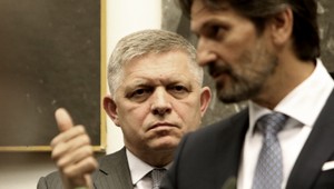 Fico po atentáte podstúpil tri operácie. Báli sa, že sa niektorý zo zákrokov pokazí