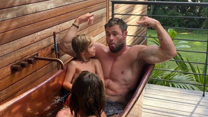 Chris Hemsworth vie, ako zabaviť synov: Takého otecka by ste si na ihrisku určite všimli!