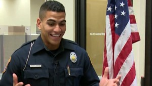 Svet spoznal najkrajšieho policajta, ženy sú z neho na mäkko