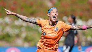Futbalistka lesbička má na tele neuveriteľných 46 tetovaní!