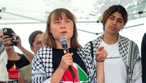 Polícia v Londýne zadržala na propalestínskom proteste aktivistku Thunbergovú