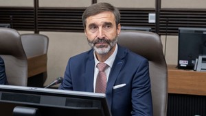 Blanár schválil príspevok na nákup 2 odmínovacích systémov pre Ukrajinu