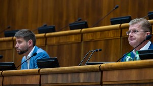 Politické napätie narastá: Neobsadené funkcie a odvolanie Šimečku môžu ochromiť parlament
