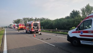 AKTUÁLNE: Diaľnica D2 v smere do Česka je prejazdná len v jednom pruhu