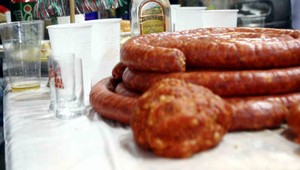 Klobása zadarmo, zľavy na koncert či lacnejší nákup. Nemecko zatraktívňuje očkovanie