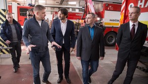 V práci sa nezastavia ani počas sviatkov. Premiér poďakoval všetkým, čo pracujú počas vianočného obdobia