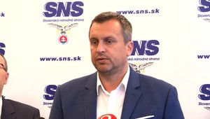 Verejnosť sa pýta, ako sa k vzdelaniu dostal. Danko o svojom titule mlčí