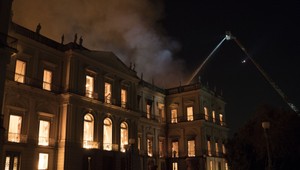 Z trosiek zhoreného múzea zachránili len niečo vyše 1500 artefaktov z 20 miliónov, ktoré vystavovali