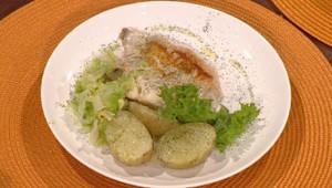 Rybacie rolky s avokádovým dipom a zemiačikmi