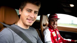 F1: Alonso (32) hostil Petra Sagana (23) v Maranelle