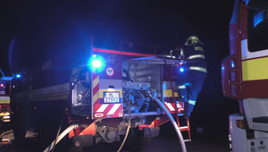 Požiar ich pripravil o všetko. Rodina vyskakovala z horiaceho domu cez okno