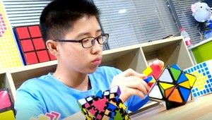 VIDEO: Neuveriteľná technika skladania Rubikovej kocky. Svet má nového rekordmana