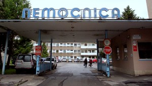 Pád z druhého poschodia nemocnice, dôchodca (†89) neprežil