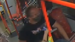 Polícia stotožnila hľadaného muža. Spája ho s incidentom, ktorý mohol skončiť s násilnením