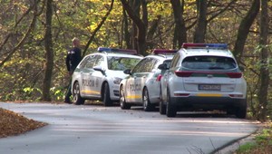 Jesenná poľovačka sa takmer skončila tragédiou. 71-ročný poľovník postrelil svojho kamaráta