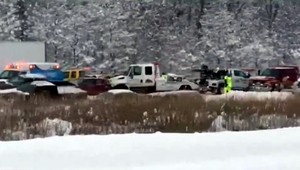 Reťazová nehoda 40 áut uzavrela diaľnicu na 3 hodiny