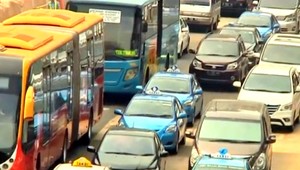 Otrasná dopravná situácia, ľudia menia autá za bicykel