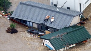 Pri záplavách v Japonsku zomreli dve ženy, 100 tisíc ľudí opustilo svoje domovy