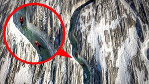 Šialenci splavili na doskách rieku v najväčšom ľadovci Álp