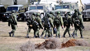 Ruskí vojaci opúšťajú hranice s Ukrajinou