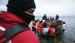 Gréci vylovili z mora utopených migrantov. Medzi obeťami sú aj deti