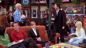 Hviezdy z Priateľov smútia. Po ťažkom boji s rakovinou jeden z nich zomrel