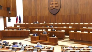 Exkluzívny prieskum agentúry AKO pre TV JOJ 24: Má vláda rozhodnúť o úplnom zákaze interrupcií?