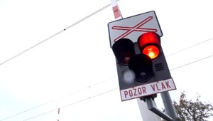 Rýchlik smerujúci do Košíc sa roztrhol, museli prerušiť dopravu