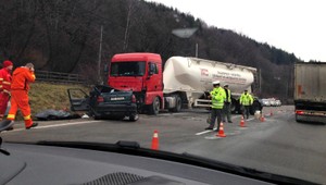 Nehoda na Orave, žena (†39) neprežila zrážku s kamiónom