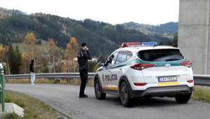 Turisti našli pod diaľničným mostom telo muža. Polícia zaisťuje stopy